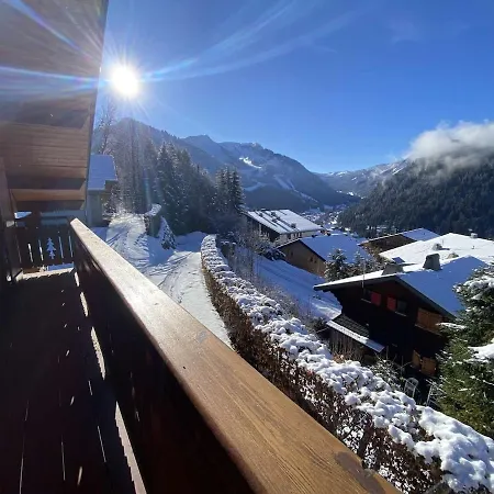 Le Castor : Dans Le Centre De Σαλέ Châtel