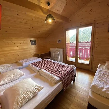 Chalet Le Castor : Dans Le Centre De Chatel